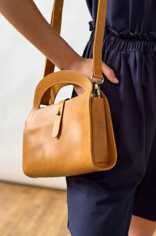Clutch Crossbody in Caramel Brown Leather