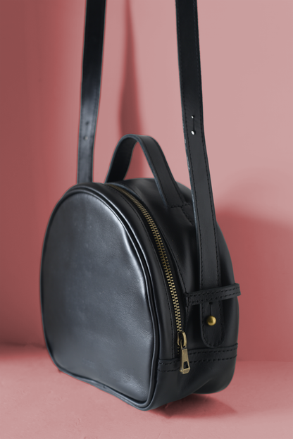 Breakfast Friend Olives Circle Crossbody