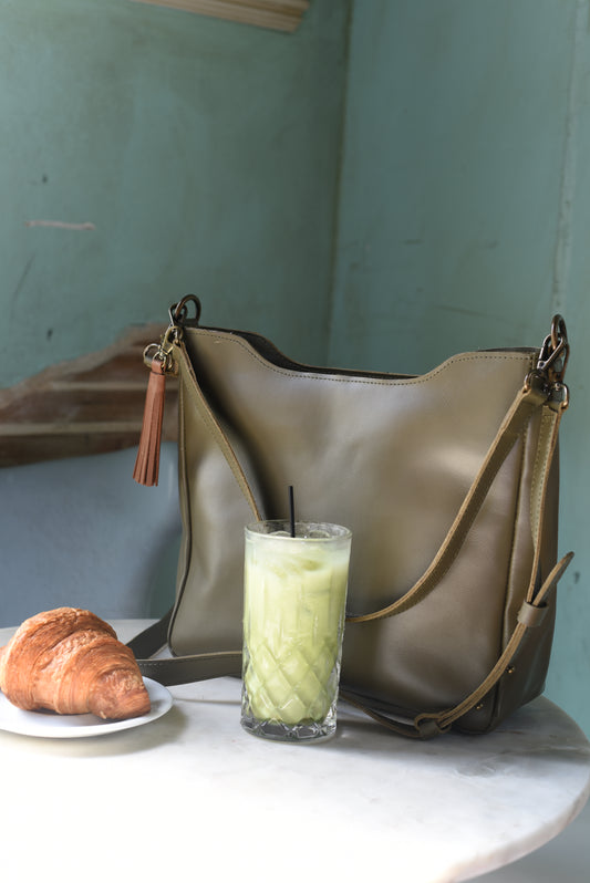 Midsized Crossbody