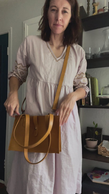 GEN Convertible Midsized Handbag, Caramel