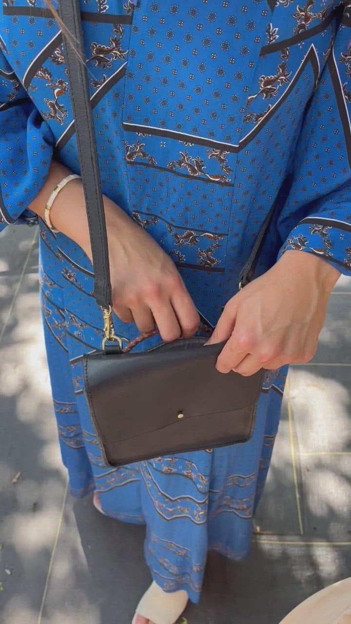 Outside pocket small leather crossbody purse