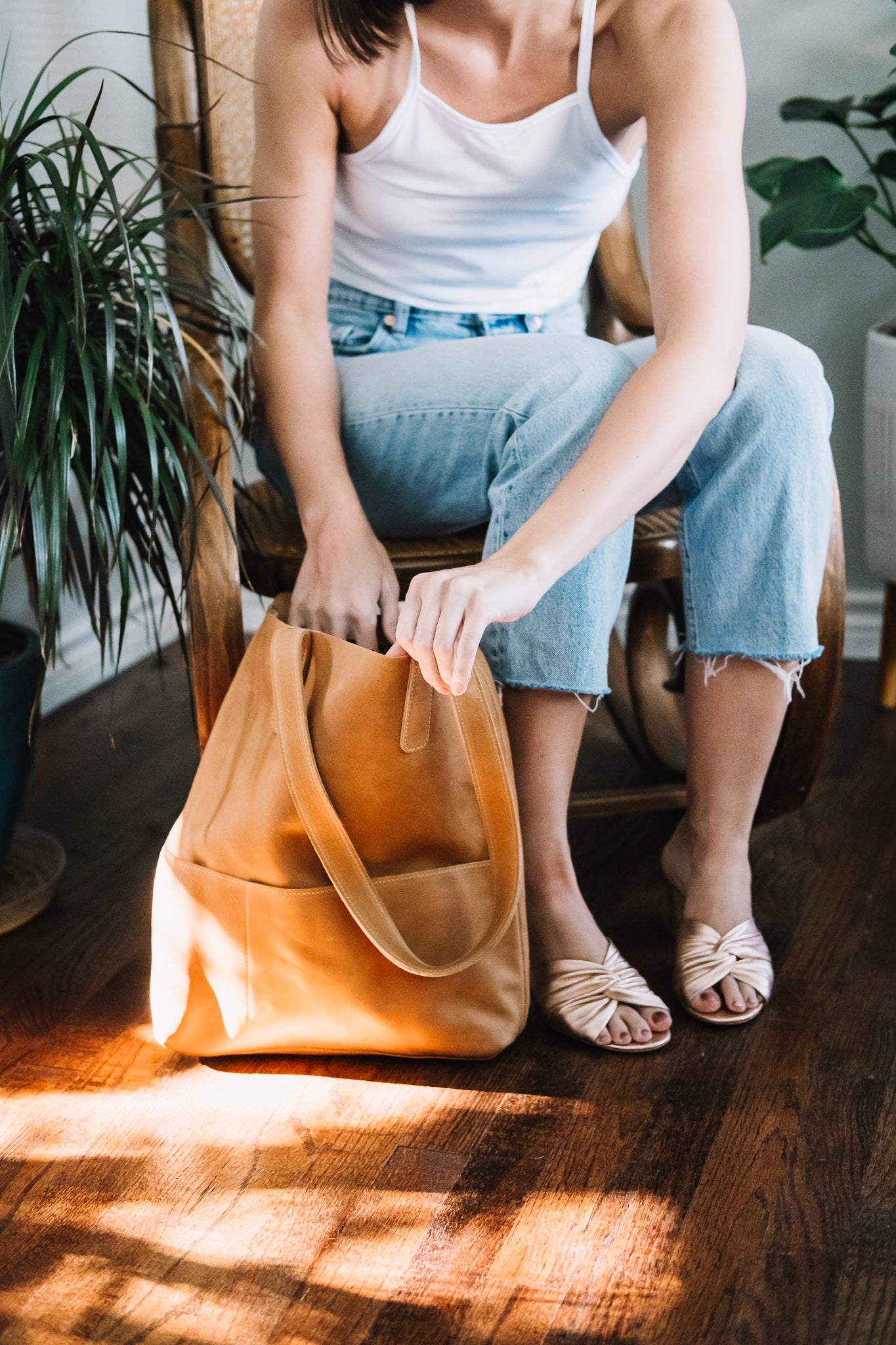 Brown Leather Purse with outside pockets